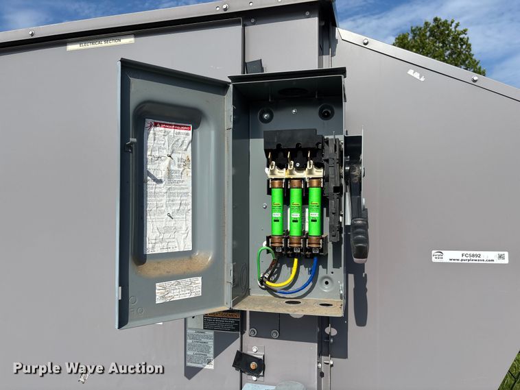 image for item FC5892 2021 Carrier 48A2E030CDG641GG HVAC unit