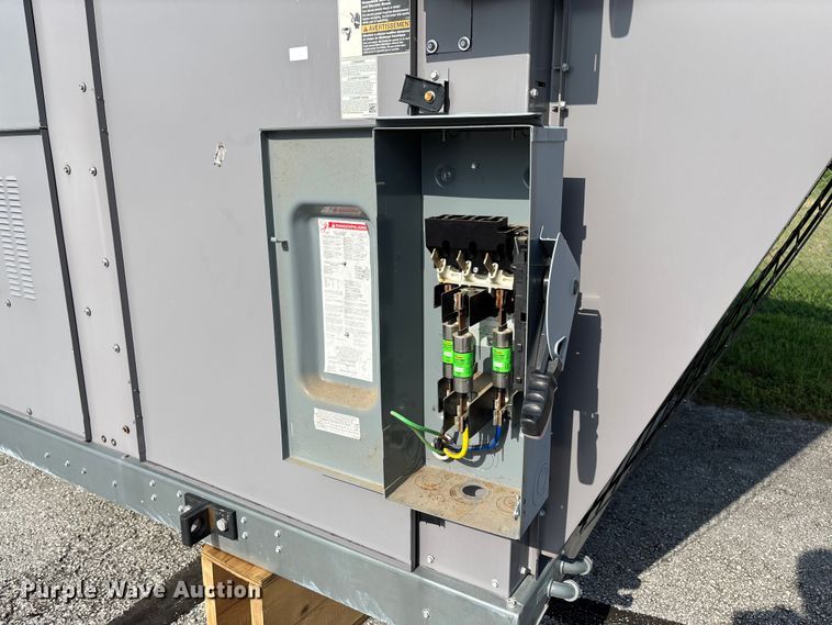 image for item FC5892 2021 Carrier 48A2E030CDG641GG HVAC unit