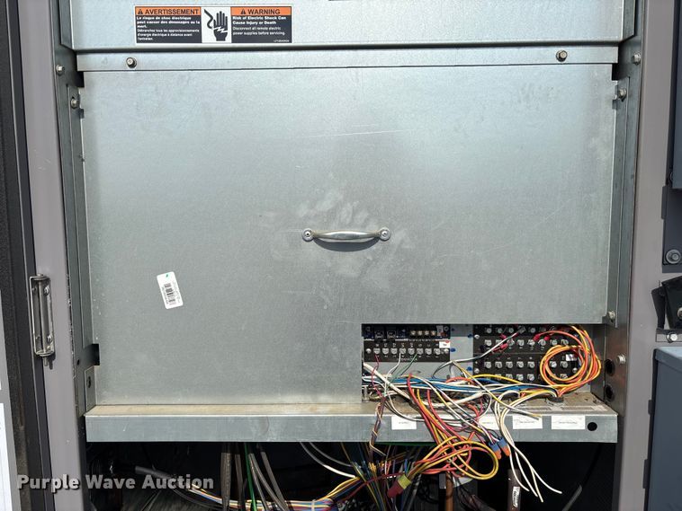 image for item FC5892 2021 Carrier 48A2E030CDG641GG HVAC unit