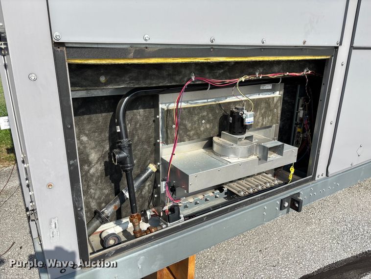 image for item FC5892 2021 Carrier 48A2E030CDG641GG HVAC unit