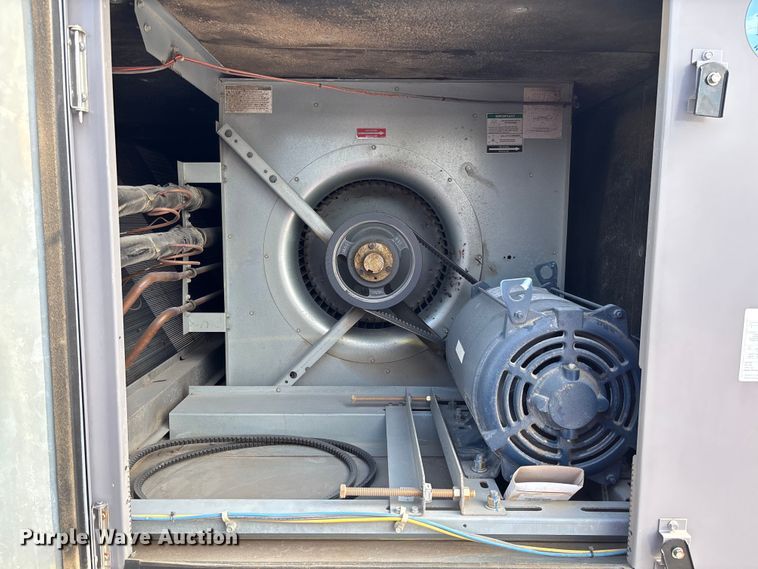 image for item FC5892 2021 Carrier 48A2E030CDG641GG HVAC unit