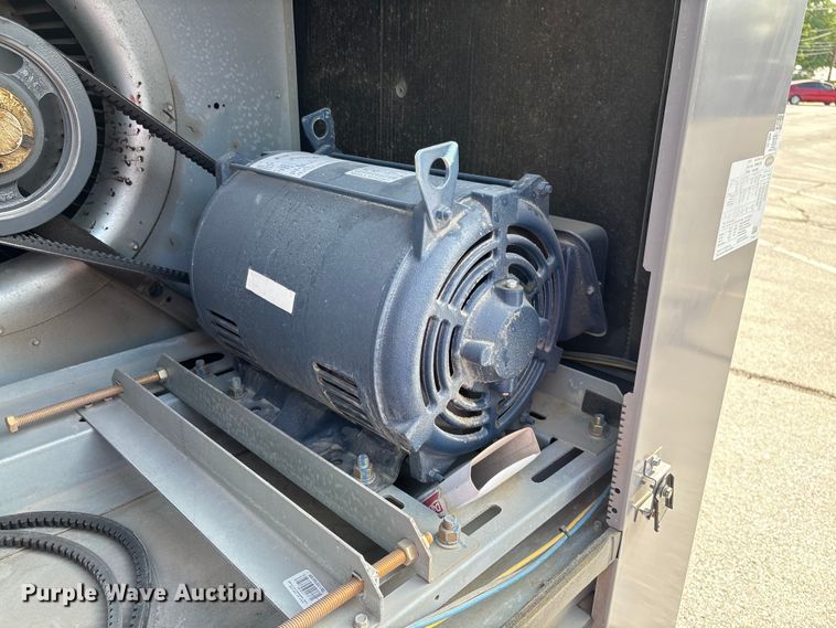 image for item FC5892 2021 Carrier 48A2E030CDG641GG HVAC unit