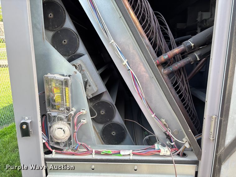 image for item FC5892 2021 Carrier 48A2E030CDG641GG HVAC unit