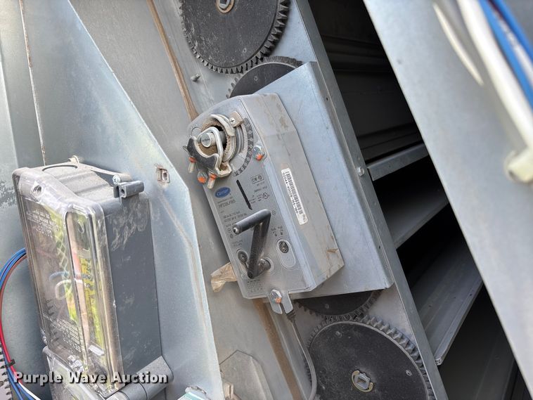 image for item FC5892 2021 Carrier 48A2E030CDG641GG HVAC unit