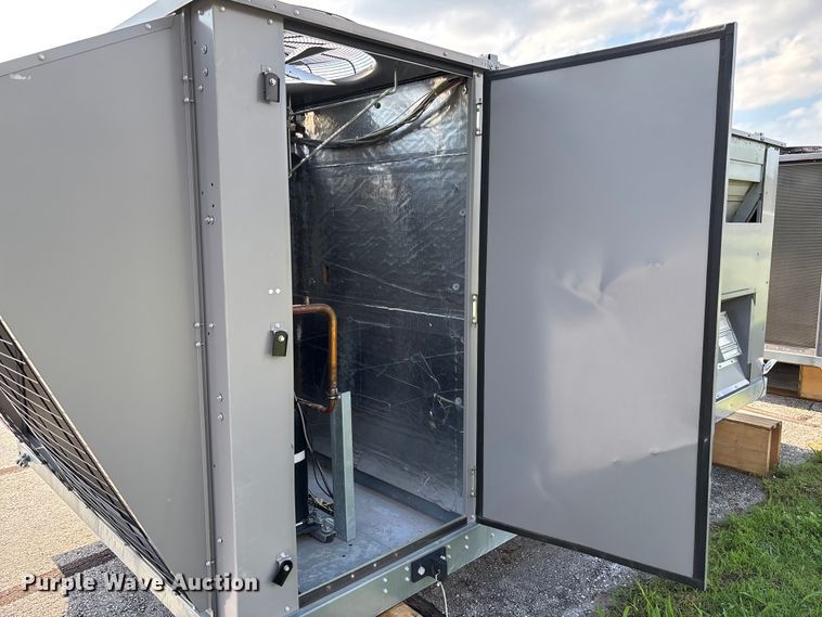 image for item FC5892 2021 Carrier 48A2E030CDG641GG HVAC unit