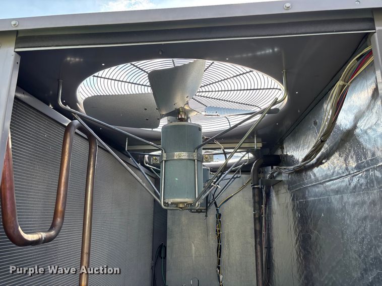 image for item FC5892 2021 Carrier 48A2E030CDG641GG HVAC unit