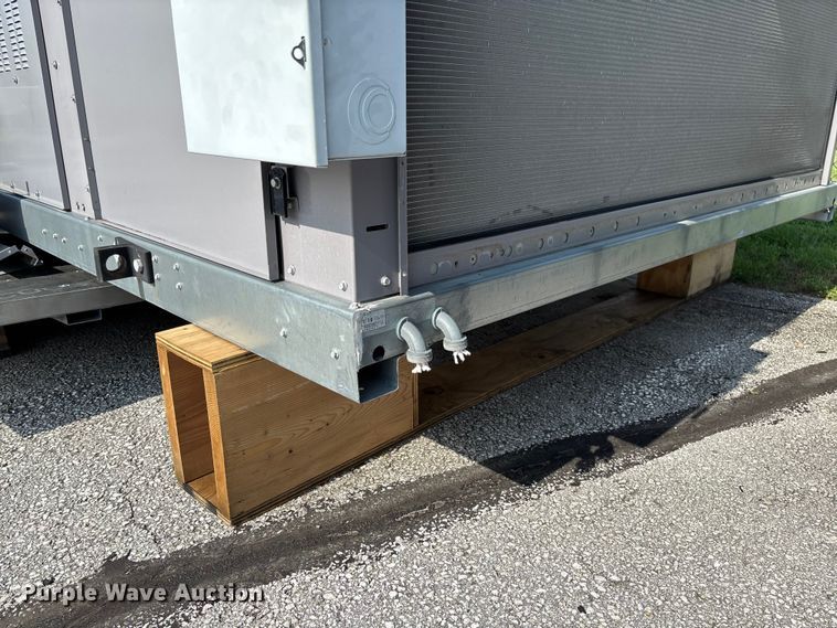 image for item FC5893 2021 Carrier 48A2E030CDG641GG HVAC unit