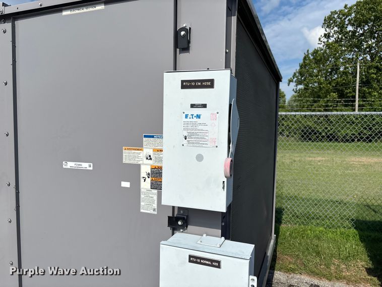 image for item FC5893 2021 Carrier 48A2E030CDG641GG HVAC unit