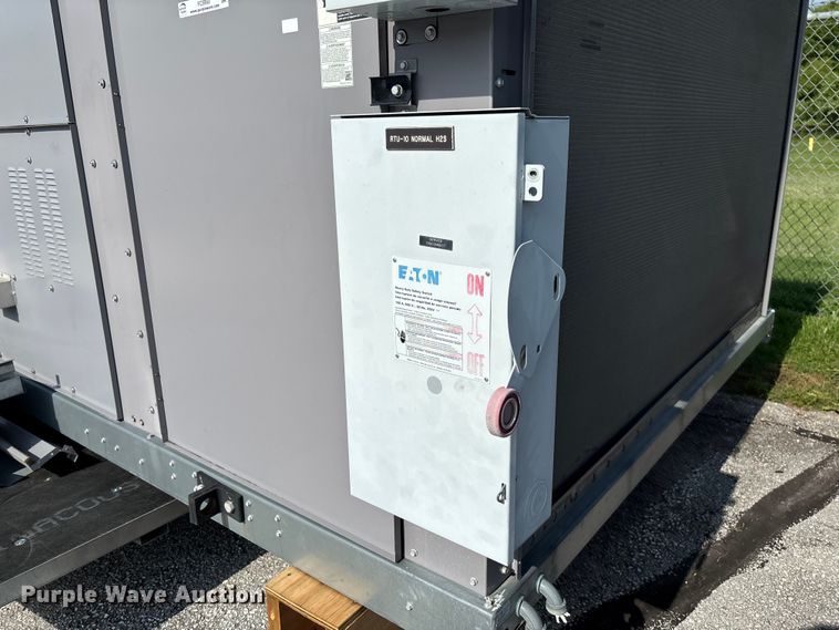 image for item FC5893 2021 Carrier 48A2E030CDG641GG HVAC unit