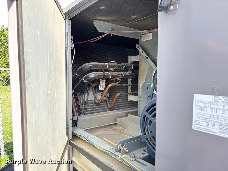 image for item FC5893 2021 Carrier 48A2E030CDG641GG HVAC unit