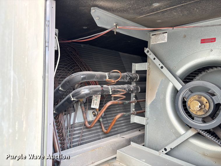 image for item FC5893 2021 Carrier 48A2E030CDG641GG HVAC unit