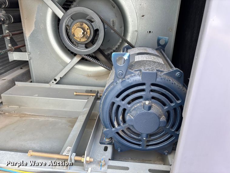image for item FC5893 2021 Carrier 48A2E030CDG641GG HVAC unit
