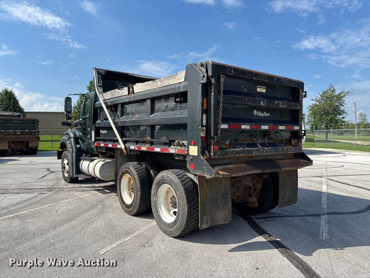 image for item FC5894 2015 International WorkStar 7600 dump truck