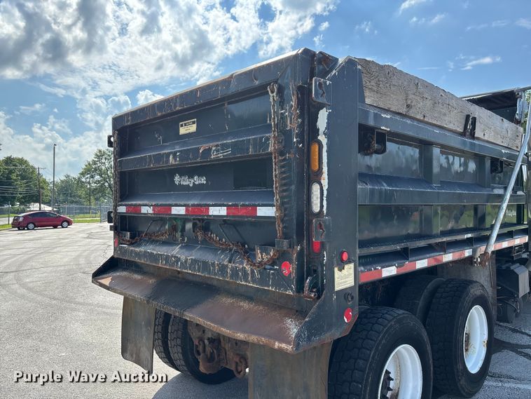image for item FC5894 2015 International WorkStar 7600 dump truck