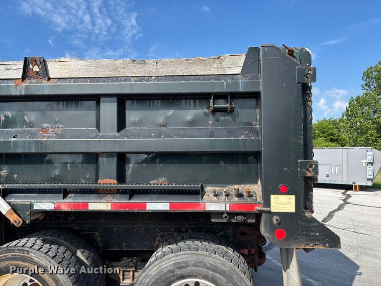 image for item FC5894 2015 International WorkStar 7600 dump truck