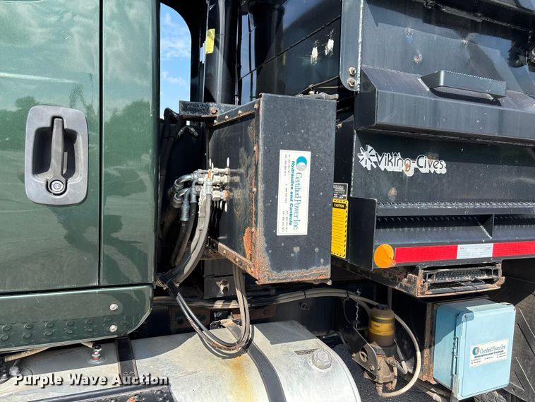 image for item FC5894 2015 International WorkStar 7600 dump truck