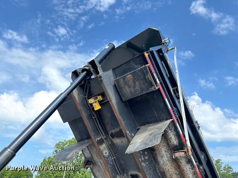 image for item FC5894 2015 International WorkStar 7600 dump truck