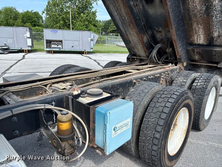 image for item FC5894 2015 International WorkStar 7600 dump truck