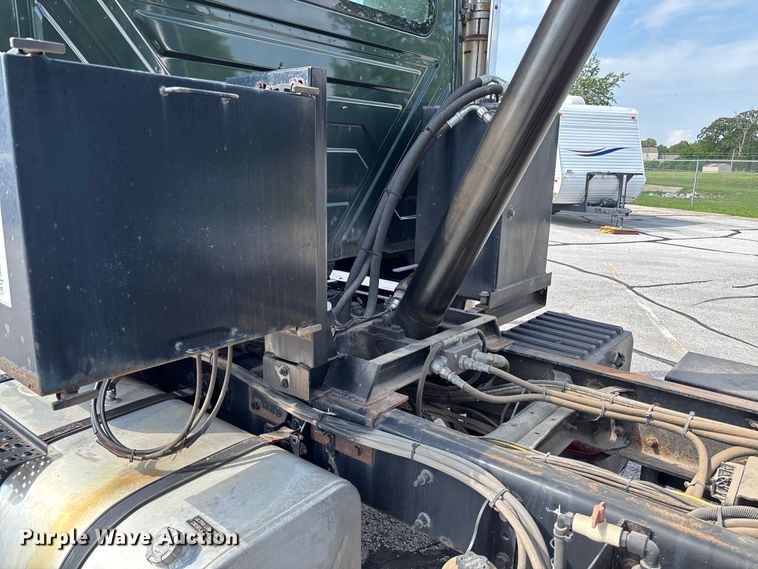 image for item FC5894 2015 International WorkStar 7600 dump truck