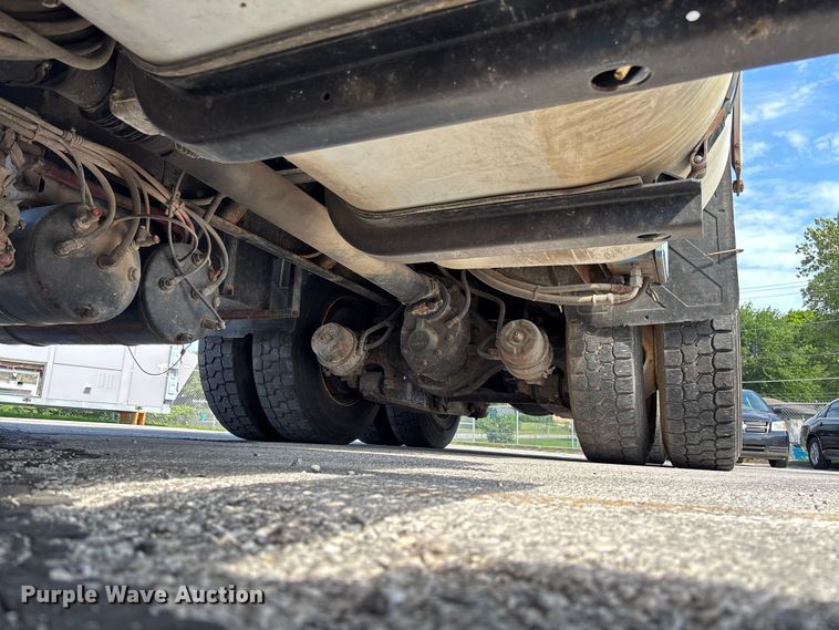 image for item FC5894 2015 International WorkStar 7600 dump truck