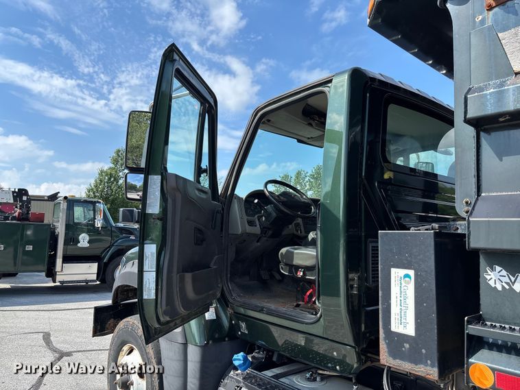 image for item FC5894 2015 International WorkStar 7600 dump truck