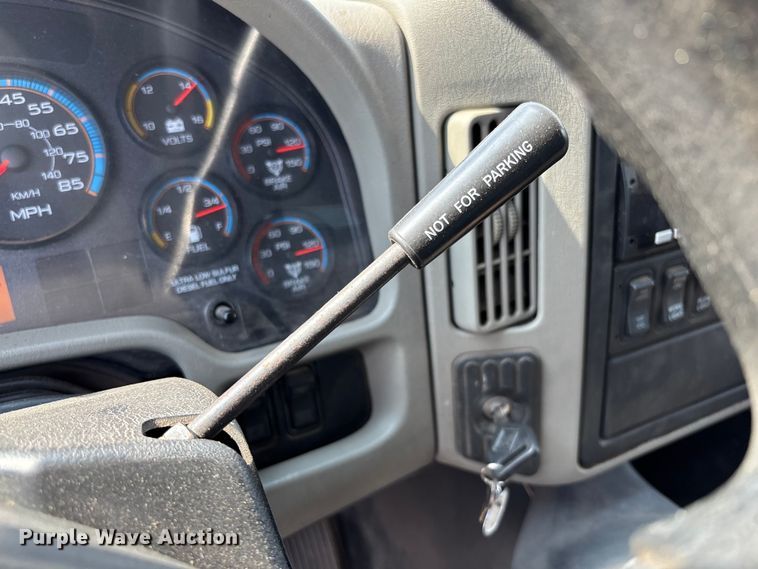image for item FC5894 2015 International WorkStar 7600 dump truck