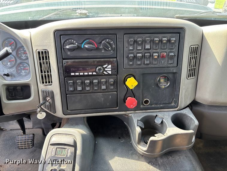 image for item FC5894 2015 International WorkStar 7600 dump truck