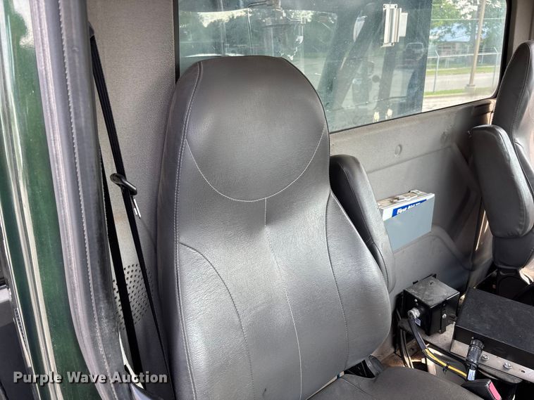 image for item FC5894 2015 International WorkStar 7600 dump truck