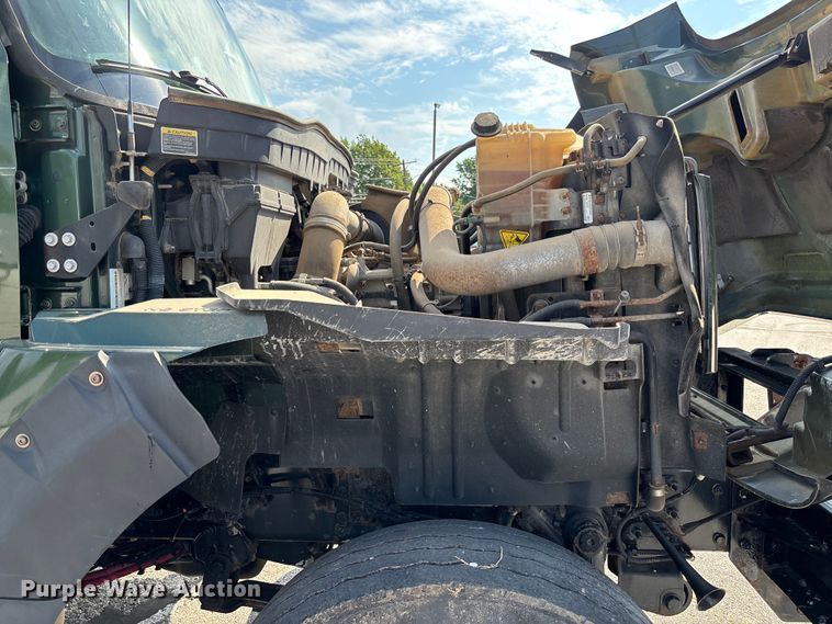 image for item FC5894 2015 International WorkStar 7600 dump truck