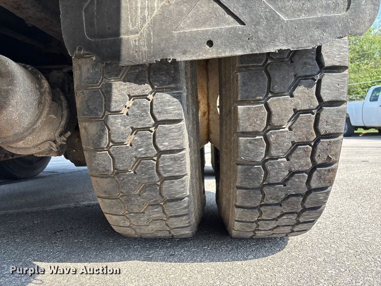 image for item FC5894 2015 International WorkStar 7600 dump truck