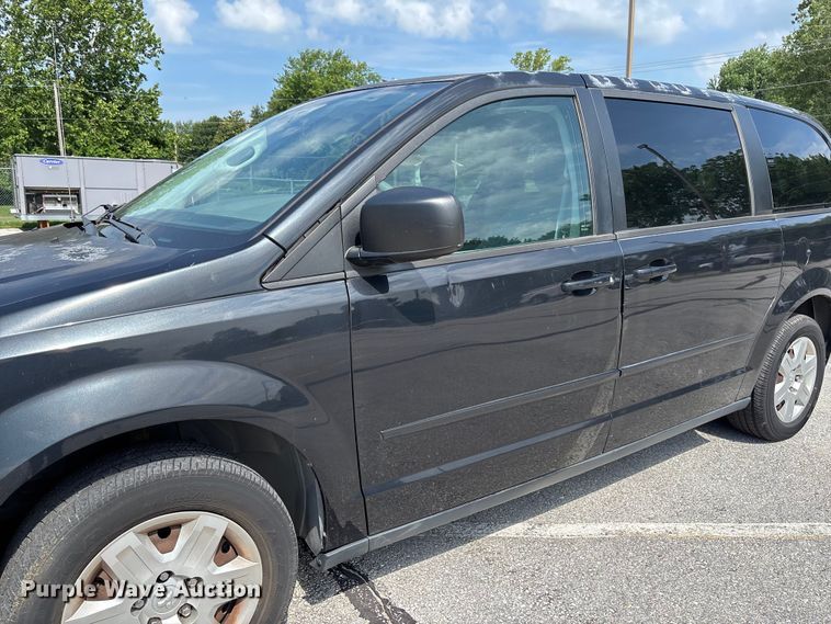 image for item FC5896 2009 Dodge Grand Caravan SE van