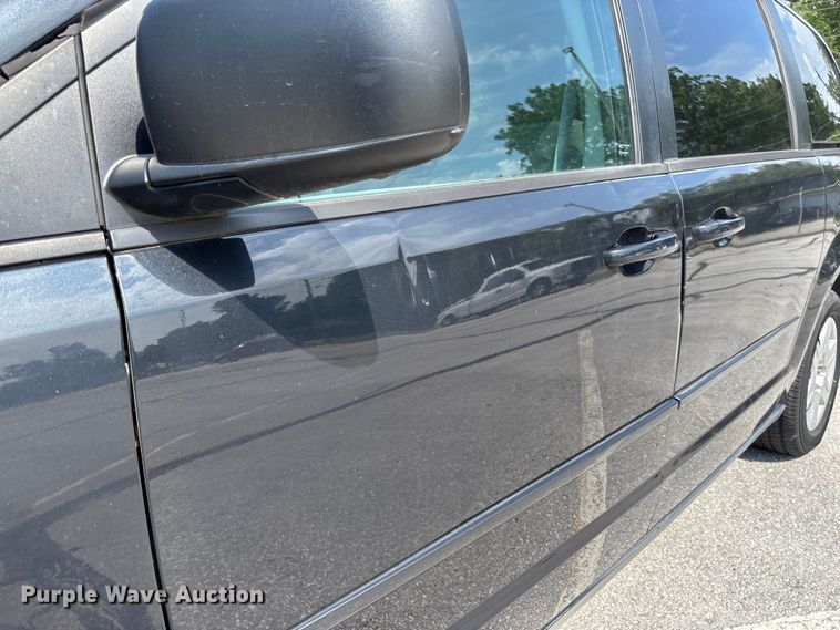 image for item FC5896 2009 Dodge Grand Caravan SE van