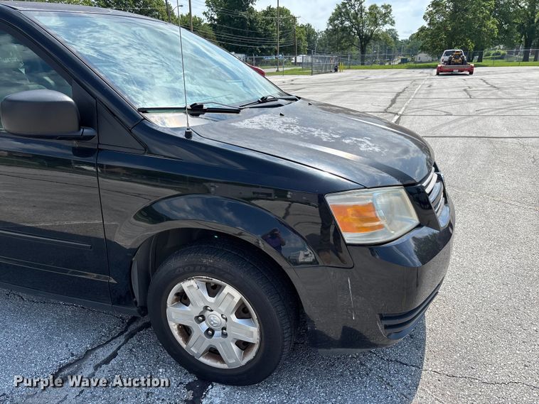 image for item FC5896 2009 Dodge Grand Caravan SE van