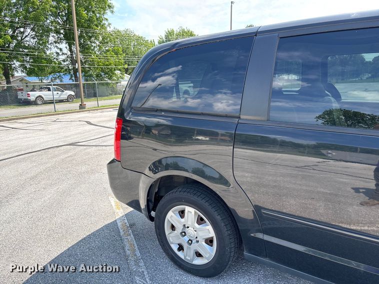 image for item FC5896 2009 Dodge Grand Caravan SE van