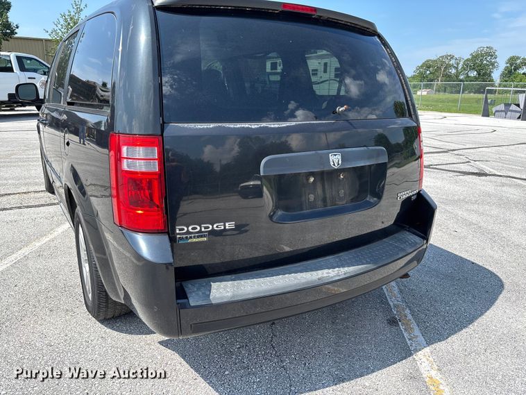 image for item FC5896 2009 Dodge Grand Caravan SE van