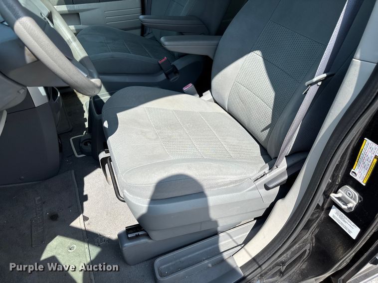 image for item FC5896 2009 Dodge Grand Caravan SE van