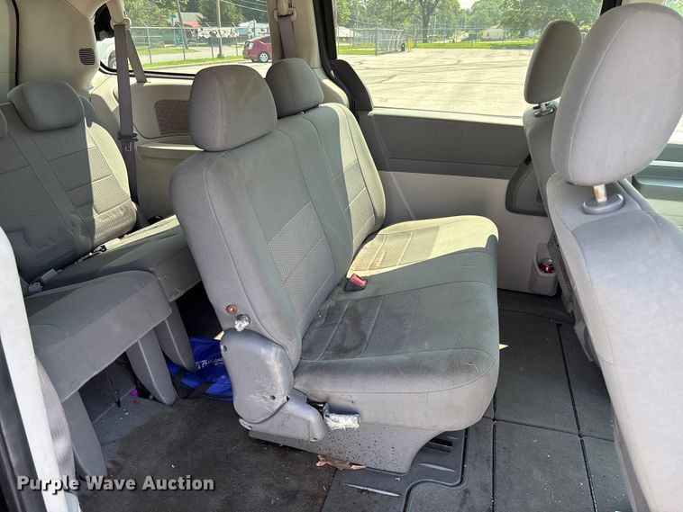 image for item FC5896 2009 Dodge Grand Caravan SE van
