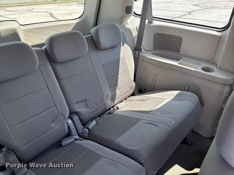 image for item FC5896 2009 Dodge Grand Caravan SE van