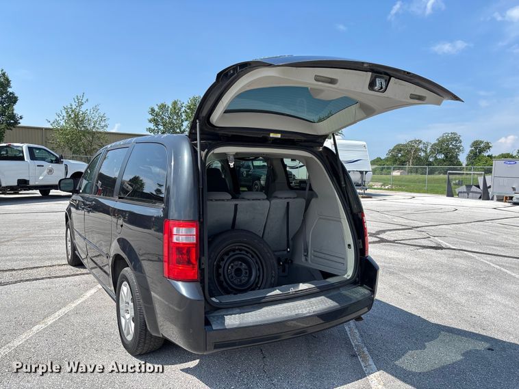 image for item FC5896 2009 Dodge Grand Caravan SE van