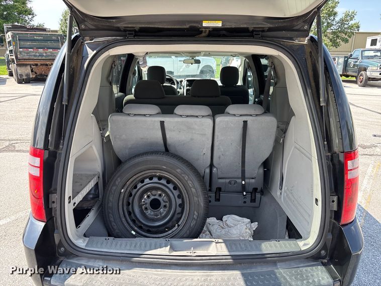 image for item FC5896 2009 Dodge Grand Caravan SE van
