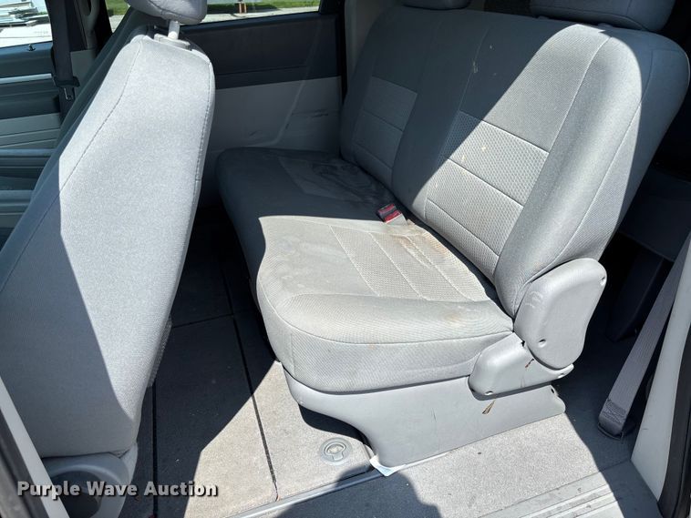 image for item FC5896 2009 Dodge Grand Caravan SE van