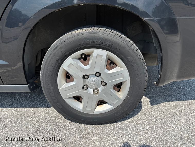 image for item FC5896 2009 Dodge Grand Caravan SE van