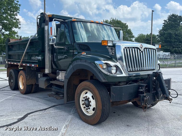 image for item FC5897 2013 International WorkStar 7600 dump truck