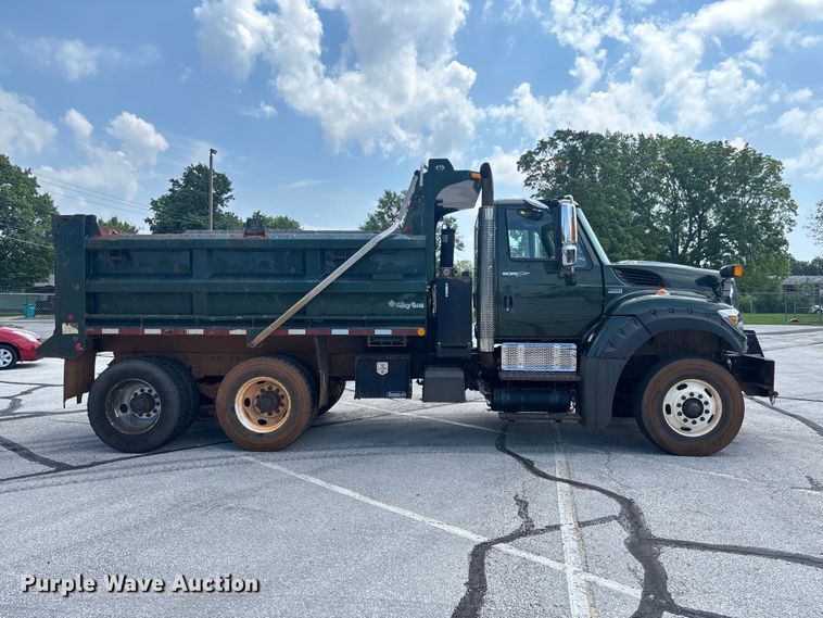 image for item FC5897 2013 International WorkStar 7600 dump truck