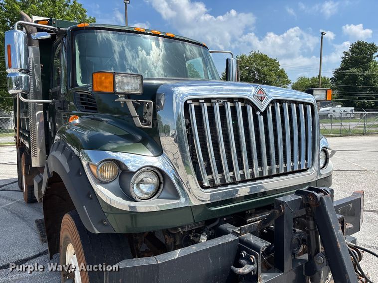 image for item FC5897 2013 International WorkStar 7600 dump truck