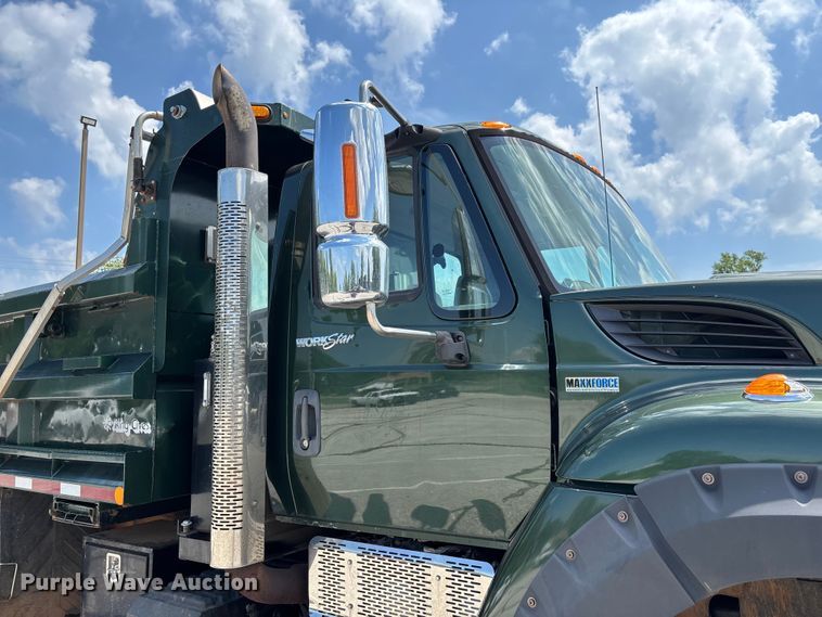image for item FC5897 2013 International WorkStar 7600 dump truck