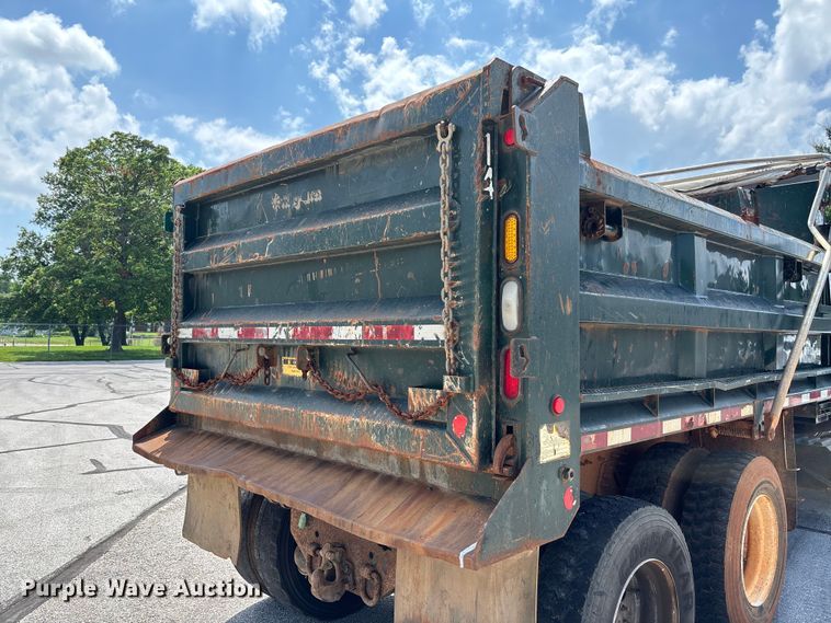 image for item FC5897 2013 International WorkStar 7600 dump truck
