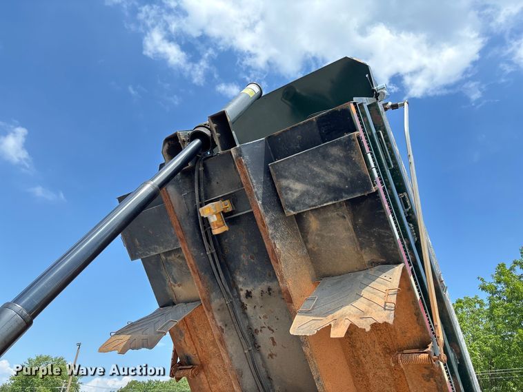 image for item FC5897 2013 International WorkStar 7600 dump truck