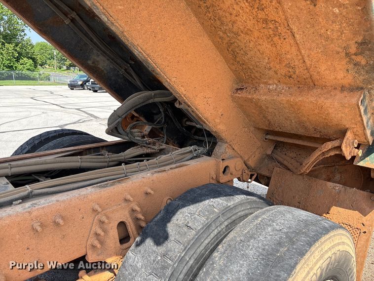 image for item FC5897 2013 International WorkStar 7600 dump truck