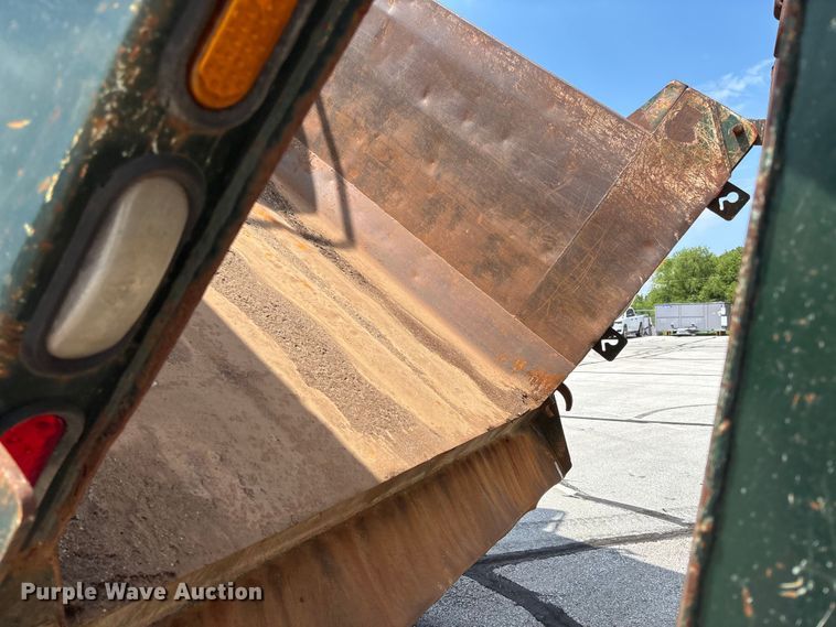 image for item FC5897 2013 International WorkStar 7600 dump truck